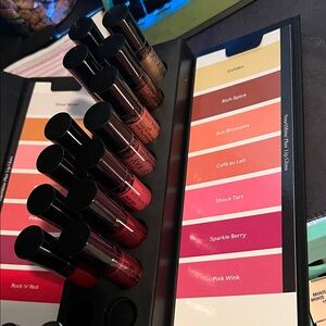 ONE Lipgloss of Your Choice MARY KAY